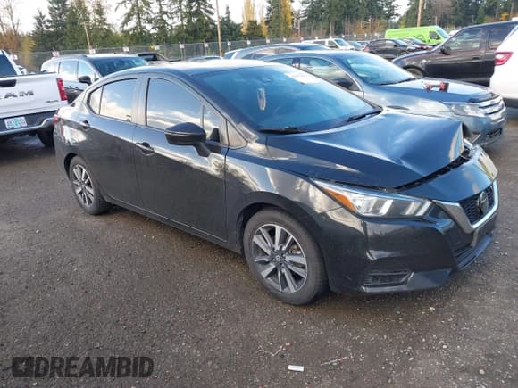 ✅ 2021 Nissan Versa SV • VIN: 3N1CN8EVXML813522 • Lot: 43657223. Wystawiony na IAAI z przebiegiem 99 298 mil. Bezpłatny archiwum sprzedaży aukcyjnych z USA i szczegółowy raport historii pojazdu na DreamBid. Zdjęcie 1.