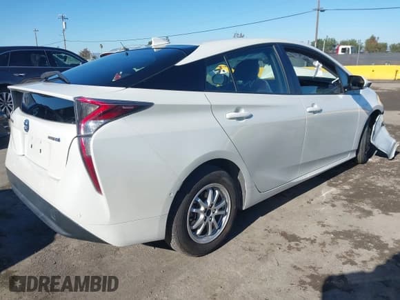✅ 2018 Toyota Prius Three Touring • VIN: JTDKARFU4J3546479 • Lot: 43773603. Wystawiony na IAAI z przebiegiem 49 146 mil. Bezpłatny archiwum sprzedaży aukcyjnych z USA i szczegółowy raport historii pojazdu na DreamBid. Zdjęcie 4.