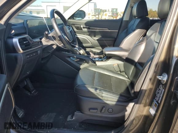 ✅ 2024 Kia Telluride S • VIN: 5XYP64GC3RG499047 • Lot: 91560965. Listed on Copart with 51,251 mi. Free auction sales archive from the USA and detailed vehicle history report at DreamBid. Image 7.