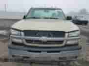 2004 Chevrolet Silverado 1500 LS z VIN 1GCEC14T74E115825, wystawiony jako Copart lot #88708185 z przebiegiem Nie podano mil oraz Szkoda całkowita • Salvage title. Historia ofert i sprzedaży dostępna na DreamBid. Obrazek 5.