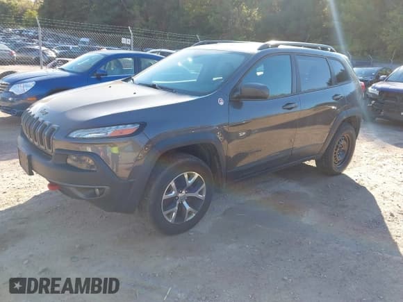 ✅ 2014 Jeep Cherokee Trailhawk • VIN: 1C4PJMBB3EW138332 • Lot: 43434223. Wystawiony na IAAI z przebiegiem 222 938 mil. Bezpłatny archiwum sprzedaży aukcyjnych z USA i szczegółowy raport historii pojazdu na DreamBid. Zdjęcie 17.