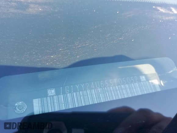 ✅ 2005 Chevrolet Corvette • VIN: 1G1YY24U655105052 • Lot: 85957355. Wystawiony na Copart z przebiegiem Nie podano. Bezpłatny archiwum sprzedaży aukcyjnych z USA i szczegółowy raport historii pojazdu na DreamBid. Zdjęcie 13.