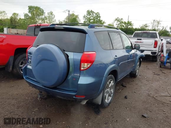 ✅ 2008 Toyota RAV4 Sport • VIN: JTMBK32V685068525 • Lot: 42183608. Listed on IAAI with 172,927 mi. Free auction sales archive from the USA and detailed vehicle history report at DreamBid. Image 4.