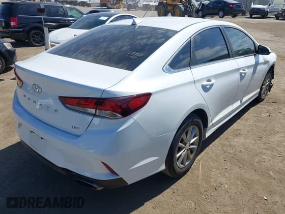 ✅ 2018 Hyundai Sonata Eco • VIN: 5NPE24AA2JH723156 • Лот: 43365115. Опубликован ранее на IAAI с пробегом 67 123 миль. Бесплатный доступ к архиву аукционных продаж из США и подробный отчёт об истории автомобиля на DreamBid. Изображение 4.