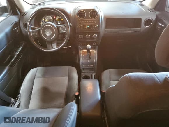 ✅ 2017 Jeep Patriot Latitude • VIN: 1C4NJRFB3HD179722 • Lot: 89858735. Listed on Copart with 106,199 mi. Free auction sales archive from the USA and detailed vehicle history report at DreamBid. Image 8.