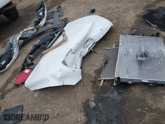 ✅ 2018 Ram 2500 Laramie • VIN: 3C6UR5NJ4JG328211 • Lot: 41690078. Wystawiony na IAAI z przebiegiem 97 265 mil. Bezpłatny archiwum sprzedaży aukcyjnych z USA i szczegółowy raport historii pojazdu na DreamBid. Zdjęcie 18.