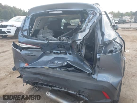 ✅ 2024 Toyota Corolla Cross XLE • VIN: 7MUDAABG5RV111321 • Lot: 43171380. Listed on IAAI with 7,682 mi. Free auction sales archive from the USA and detailed vehicle history report at DreamBid. Image 18.