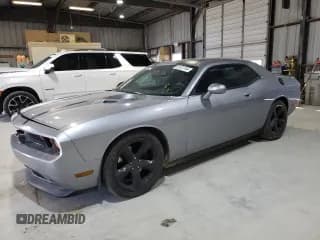 ✅ 2014 Dodge Challenger R/T Classic • VIN: 2C3CDYBT1EH143263 • Lot: 81531194. Wystawiony na Copart z przebiegiem 120 830 mil. Bezpłatny archiwum sprzedaży aukcyjnych z USA i szczegółowy raport historii pojazdu na DreamBid. Zdjęcie 1.