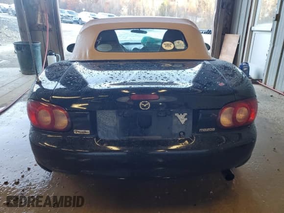 ✅ 2001 Mazda MX-5 Miata • VIN: JM1NB353610214500 • Lot: 92922135. Listed on Copart with 159,823 mi. Free auction sales archive from the USA and detailed vehicle history report at DreamBid. Image 6.