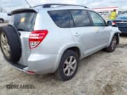 ✅ 2010 Toyota RAV4 Limited • VIN: JTMYF4DV1A5029400 • Lot: 41481367. Wystawiony na IAAI z przebiegiem 126 367 mil. Bezpłatny archiwum sprzedaży aukcyjnych z USA i szczegółowy raport historii pojazdu na DreamBid. Zdjęcie 4.