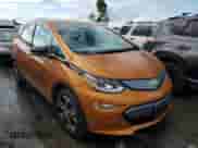 2017 Chevrolet Bolt EV Premier z VIN 1G1FX6S00H4157465, wystawiony jako Copart lot #40251184 z przebiegiem 48 736 mil mil oraz . Historia ofert i sprzedaży dostępna na DreamBid. Obrazek 4.