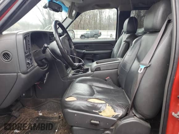 ✅ 2006 Chevrolet Silverado 1500 LS • VIN: 2GCEK19B861263733 • Lot: 80941984. Wystawiony na Copart z przebiegiem 250 132 mil mil. Skorzystaj z bezpłatnego archiwum sprzedaży aukcyjnych z USA i zobacz szczegółowy raport historii pojazdu na DreamBid. Zdjęcie 7.