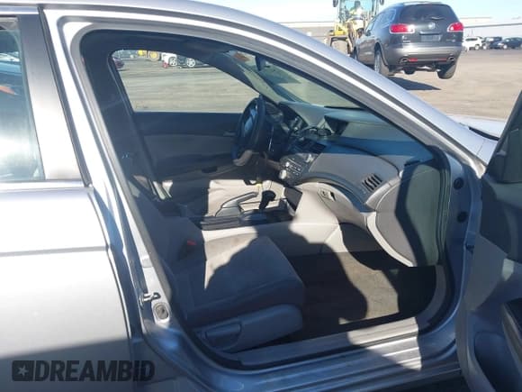 ✅ 2010 Honda Accord LX • VIN: 1HGCP2F34AA097741 • Lot: 43642547. Listed on IAAI with 197,549 mi. Free auction sales archive from the USA and detailed vehicle history report at DreamBid. Image 5.