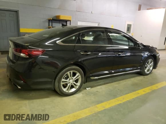 ✅ 2018 Hyundai Sonata Limited • VIN: 5NPE34AF1JH707197 • Lot: 47226903. Listed on Copart with 25,549 mi. Free auction sales archive from the USA and detailed vehicle history report at DreamBid. Image 3.