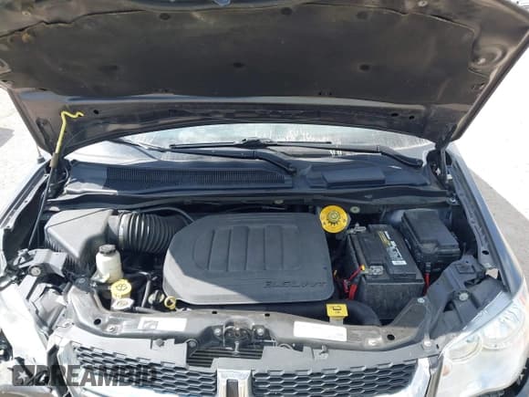 ✅ 2019 Dodge Grand Caravan SXT • VIN: 2C4RDGCG6KR800131 • Lot: 43458361. Wystawiony na IAAI z przebiegiem 101 394 mil. Bezpłatny archiwum sprzedaży aukcyjnych z USA i szczegółowy raport historii pojazdu na DreamBid. Zdjęcie 10.