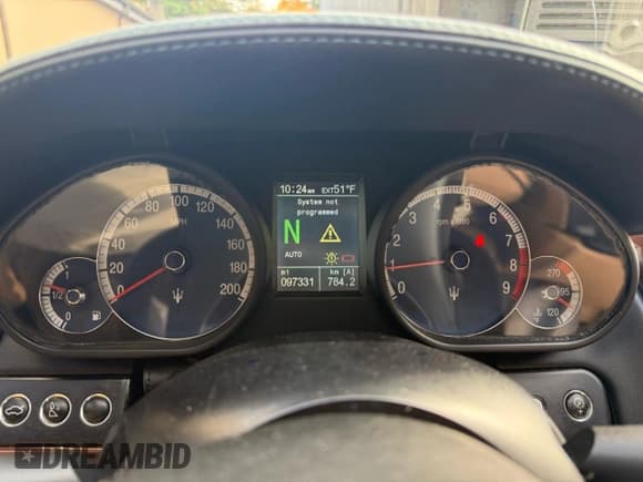 ✅ 2005 Maserati Quattroporte • VIN: ZAMCE39A450018466 • Lot: 90034455. Wystawiony na Copart z przebiegiem 97 331 mil. Bezpłatny archiwum sprzedaży aukcyjnych z USA i szczegółowy raport historii pojazdu na DreamBid. Zdjęcie 8.