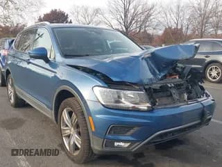 ✅ 2020 Volkswagen Tiguan SE • VIN: 3VV2B7AX9LM077430 • Lot: 43650687. Wystawiony na IAAI z przebiegiem 79 641 mil. Bezpłatny archiwum sprzedaży aukcyjnych z USA i szczegółowy raport historii pojazdu na DreamBid. Zdjęcie 1.