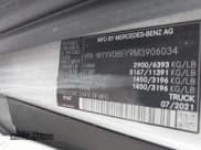 ✅ 2021 Mercedes-Benz Metris Cargo • VIN: W1YV0BEY9M3906034 • Lot: 42612335. Wystawiony na IAAI z przebiegiem 62 366 mil. Bezpłatny archiwum sprzedaży aukcyjnych z USA i szczegółowy raport historii pojazdu na DreamBid. Zdjęcie 9.