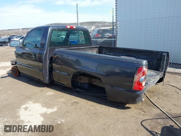 ✅ 2005 Chevrolet Silverado 1500 Work Truck • VIN: 1GCEC14X95Z330927 • Лот: 41565885. Опубликован ранее на IAAI с пробегом Не указан. Бесплатный доступ к архиву аукционных продаж из США и подробный отчёт об истории автомобиля на DreamBid. Изображение 3.