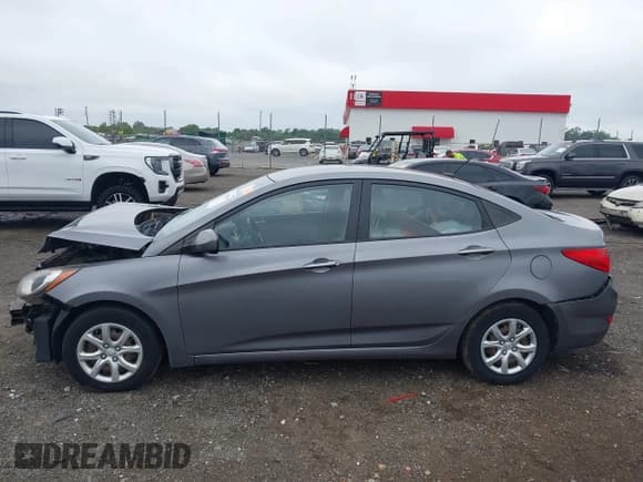 ✅ 2013 Hyundai Accent GLS • VIN: KMHCT4AE6DU555910 • Лот: 42690890. Опубликован ранее на IAAI с пробегом 114 927 миль. Бесплатный доступ к архиву аукционных продаж из США и подробный отчёт об истории автомобиля на DreamBid. Изображение 15.
