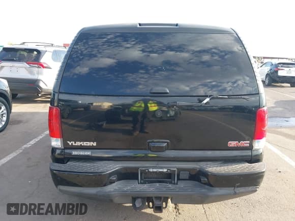 ✅ 2005 GMC Yukon Denali • VIN: 1GKEK63U05J241662 • Lot: 42626746. Listed on IAAI with 172,578 mi. Free auction sales archive from the USA and detailed vehicle history report at DreamBid. Image 17.