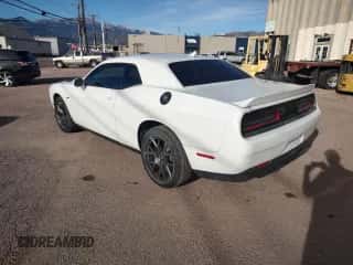 2018 Dodge Challenger T/A z VIN 2C3CDZBT0JH287824, wystawiony jako Copart lot #90472575 z przebiegiem 44 801 mil mil oraz Szkoda całkowita • Salvage title. Historia ofert i sprzedaży dostępna na DreamBid. Obrazek 3.