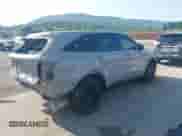 2022 Kia Sorento X-Line S z VIN 5XYRLDLC0NG097441, wystawiony jako IAAI lot #42556752 z przebiegiem 21 463 mil mil oraz . Historia ofert i sprzedaży dostępna na DreamBid. Obrazek 4.