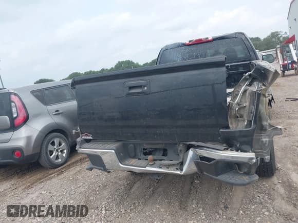 ✅ 2018 Chevrolet Colorado 2WD Work Truck • VIN: 1GCHSBEA0J1212046 • Lot: 42289152. Listed on IAAI with 99,636 mi. Free auction sales archive from the USA and detailed vehicle history report at DreamBid. Image 16.