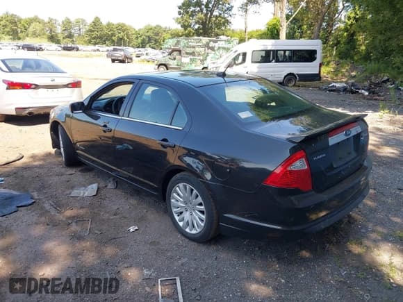 ✅ 2010 Ford Fusion Hybrid • VIN: 3FADP0L33AR292902 • Lot: 42941205. Wystawiony na IAAI z przebiegiem 131 182 mil. Bezpłatny archiwum sprzedaży aukcyjnych z USA i szczegółowy raport historii pojazdu na DreamBid. Zdjęcie 3.