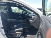 ✅ 2024 Toyota Crown XLE • VIN: JTDAAAAF7R3028433 • Lot: 42533234. Wystawiony na IAAI z przebiegiem 28 651 mil. Bezpłatny archiwum sprzedaży aukcyjnych z USA i szczegółowy raport historii pojazdu na DreamBid. Zdjęcie 5.