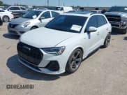 ✅ 2023 Audi Q3 S line Premium Plus • VIN: WA1EECF34P1027369 • Lot: 43171391. Wystawiony na IAAI z przebiegiem 68 734 mil. Bezpłatny archiwum sprzedaży aukcyjnych z USA i szczegółowy raport historii pojazdu na DreamBid. Zdjęcie 2.