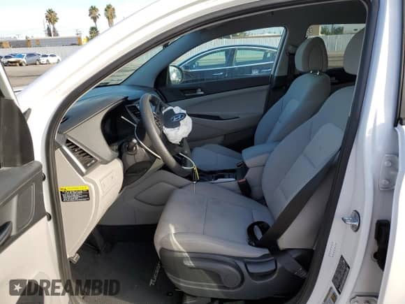 2017 Hyundai Tucson SE with VIN KM8J23A42HU413703, listed as a Copart auction lot 81695295 with 43,467 mi miles and Salvage title. Bid and sale history available at DreamBid. Image 7.