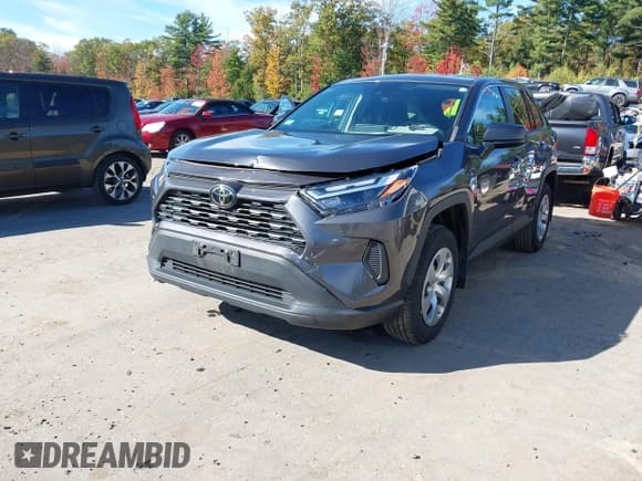 ✅ 2023 Toyota RAV4 LE • VIN: 2T3H1RFV5PW261217 • Лот: 43452342. Опубликован ранее на IAAI с пробегом 55 819 миль. Бесплатный доступ к архиву аукционных продаж из США и подробный отчёт об истории автомобиля на DreamBid. Изображение 2.