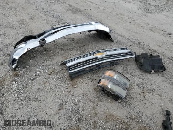 ✅ 2015 Chevrolet Silverado 1500 • VIN: 1GC0CUE81FZ513128 • Лот: 67903215. Опубликован ранее на Copart с пробегом 471 473 миль. Бесплатный доступ к архиву аукционных продаж из США и подробный отчёт об истории автомобиля на DreamBid. Изображение 12.