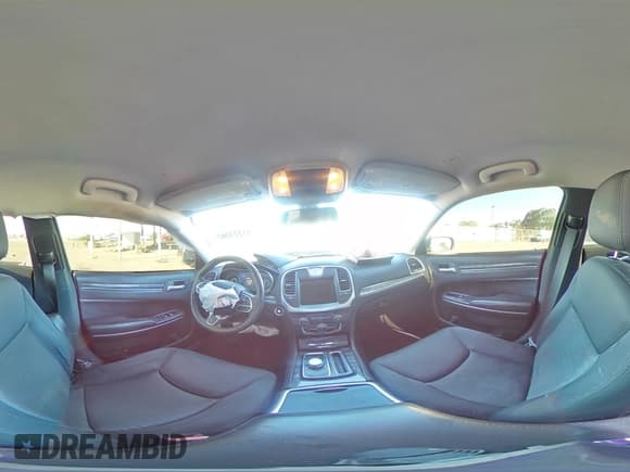 ✅ 2018 Chrysler 300 Touring • VIN: 2C3CCAAG9JH249811 • Lot: 91271565. Listed on Copart with 186,081 mi. Free auction sales archive from the USA and detailed vehicle history report at DreamBid. Image 15.