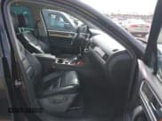 ✅ 2011 Volkswagen Touareg Sport • VIN: WVGFF9BP5BD000803 • Лот: 43596680. Опубликован ранее на IAAI с пробегом 107 740 миль. Бесплатный доступ к архиву аукционных продаж из США и подробный отчёт об истории автомобиля на DreamBid. Изображение 5.