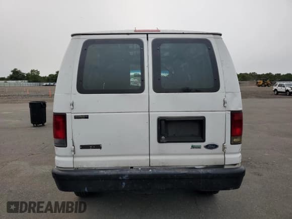 ✅ 2008 Ford Econoline Cargo Commercial • VIN: 1FTNE24W48DA53676 • Лот: 64082405. Опубликован ранее на Copart с пробегом 241 093 миль. Бесплатный доступ к архиву аукционных продаж из США и подробный отчёт об истории автомобиля на DreamBid. Изображение 6.