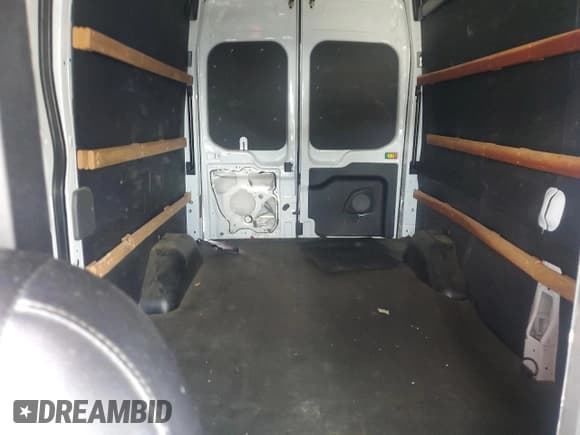 ✅ 2022 Ford Transit Cargo • VIN: 1FTBR1X84NKA08873 • Lot: 89452095. Wystawiony na Copart z przebiegiem 55 096 mil. Bezpłatny archiwum sprzedaży aukcyjnych z USA i szczegółowy raport historii pojazdu na DreamBid. Zdjęcie 10.