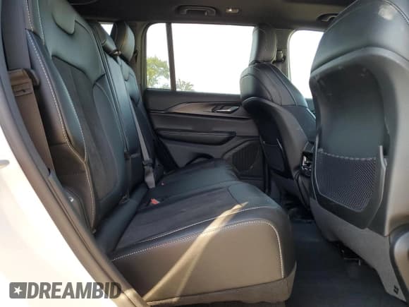 ✅ 2024 Jeep Grand Cherokee Laredo • VIN: 1C4RJHAG0RC683960 • Lot: 72063945. Listed on Copart with 11,169 mi. Free auction sales archive from the USA and detailed vehicle history report at DreamBid. Image 11.