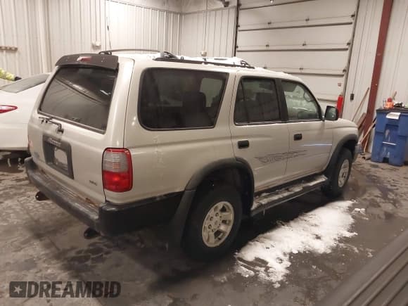 ✅ 1998 Toyota 4Runner • VIN: JT3HM84R2W0026174 • Лот: 41594431. Опубликован ранее на IAAI с пробегом 224 245 миль. Бесплатный доступ к архиву аукционных продаж из США и подробный отчёт об истории автомобиля на DreamBid. Изображение 4.