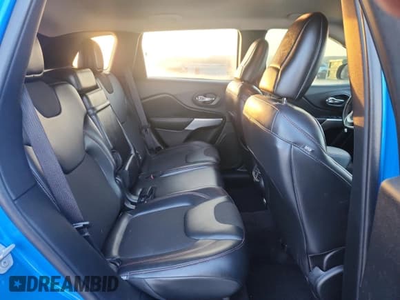 ✅ 2018 Jeep Cherokee Trailhawk • VIN: 1C4PJMBXXJD619941 • Lot: 83754425. Listed on Copart with 65,252 mi. Free auction sales archive from the USA and detailed vehicle history report at DreamBid. Image 11.