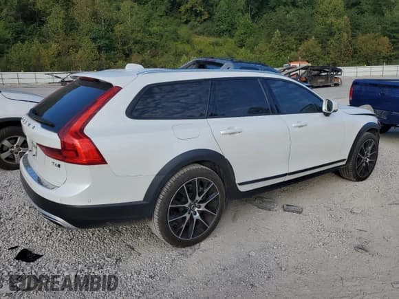 ✅ 2020 Volvo V90 • VIN: YV4A22NL7L1115557 • Lot: 71962845. Listed on Copart with 43,936 mi. Free auction sales archive from the USA and detailed vehicle history report at DreamBid. Image 3.