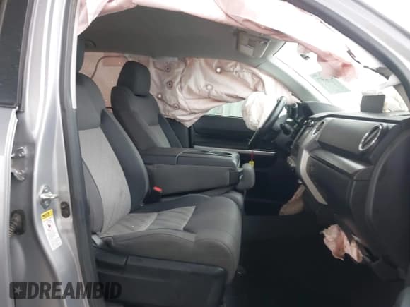 ✅ 2017 Toyota Tundra SR5 • VIN: 5TFDY5F12HX597887 • Lot: 43705073. Listed on IAAI with 93,718 mi. Free auction sales archive from the USA and detailed vehicle history report at DreamBid. Image 5.