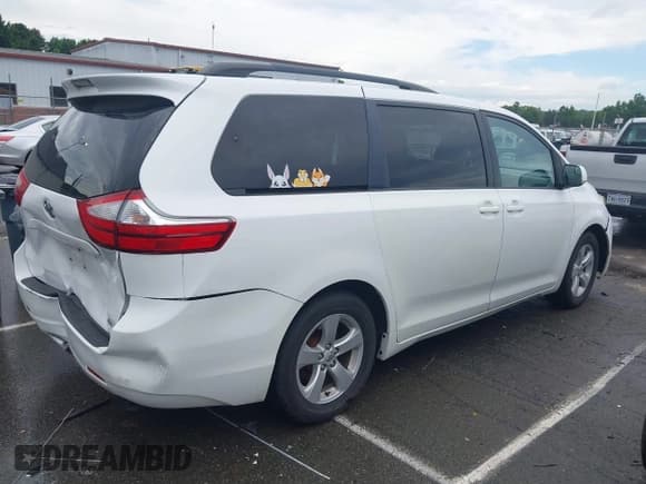 ✅ 2015 Toyota Sienna LE AAS • VIN: 5TDKK3DC9FS576023 • Lot: 42395573. Listed on IAAI with 120,752 mi. Free auction sales archive from the USA and detailed vehicle history report at DreamBid. Image 4.