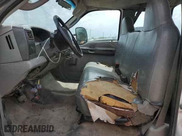 ✅ 2004 Ford F-250 XL • VIN: 3FTNX20L64MA05715 • Lot: 56373055. Listed on Copart with Not provided. Free auction sales archive from the USA and detailed vehicle history report at DreamBid. Image 7.