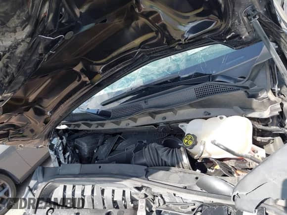 2022 Chevrolet Silverado 1500 LT z VIN 1GCPWCED0NZ201765, wystawiony jako IAAI lot #42423674 z przebiegiem 40 001 mil mil oraz . Historia ofert i sprzedaży dostępna na DreamBid. Obrazek 10.