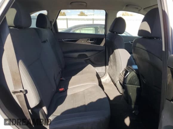 ✅ 2019 Kia Sorento LX • VIN: 5XYPG4A30KG474215 • Лот: 90446905. Опубликован ранее на Copart с пробегом 198 920 миль. Бесплатный доступ к архиву аукционных продаж из США и подробный отчёт об истории автомобиля на DreamBid. Изображение 11.