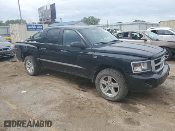 2010 Dodge Dakota SXT z VIN 1D7CW3GP2AS177872, wystawiony jako Copart lot #72944174 z przebiegiem 131 777 mil mil oraz Szkoda całkowita • Salvage title. Historia ofert i sprzedaży dostępna na DreamBid. Obrazek 4.