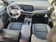 ✅ 2025 Chevrolet Equinox AWD LT • VIN: 3GNAXPEGXSL251734 • Lot: 70637555. Wystawiony na Copart z przebiegiem 3 670 mil. Bezpłatny archiwum sprzedaży aukcyjnych z USA i szczegółowy raport historii pojazdu na DreamBid. Zdjęcie 8.