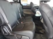 ✅ 2025 Kia Carnival LXS • VIN: KNDNB5K36S6520806 • Lot: 69186445. Wystawiony na Copart z przebiegiem 10 643 mil. Bezpłatny archiwum sprzedaży aukcyjnych z USA i szczegółowy raport historii pojazdu na DreamBid. Zdjęcie 11.